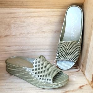 Skechers Plastic Waffle Design Open Toe Wedges